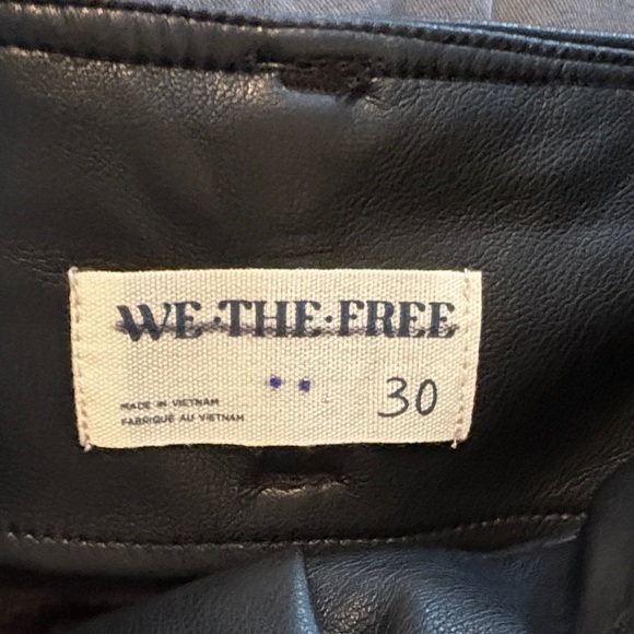 We the free size 30 Stylish Black Leather like Trousers never worn - Picture 7 of 8